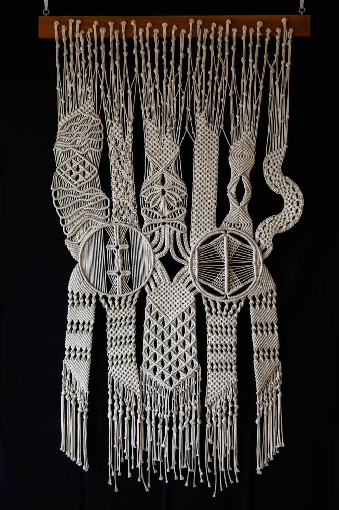 images/macrame/131-wallhanging-white-chaos-order