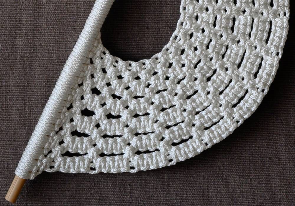 images/macrame/129-wallhanging-white-curves
